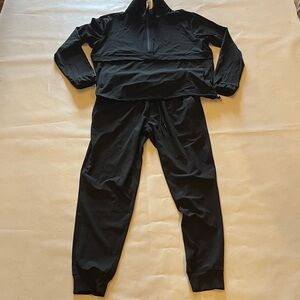 Member’s Mark Travel Jogger Top & Pants
Top XS Pants S NWOT